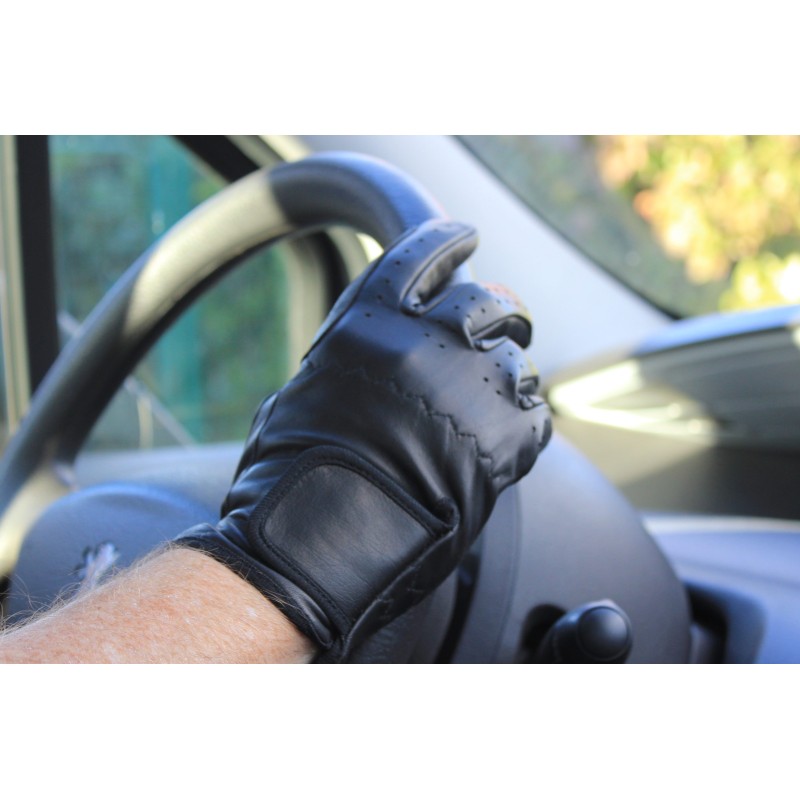 Gants de conduite en cuir noir visibles