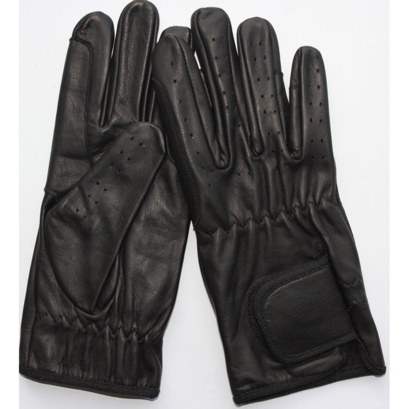 Détails des gants de conduite en cuir noir