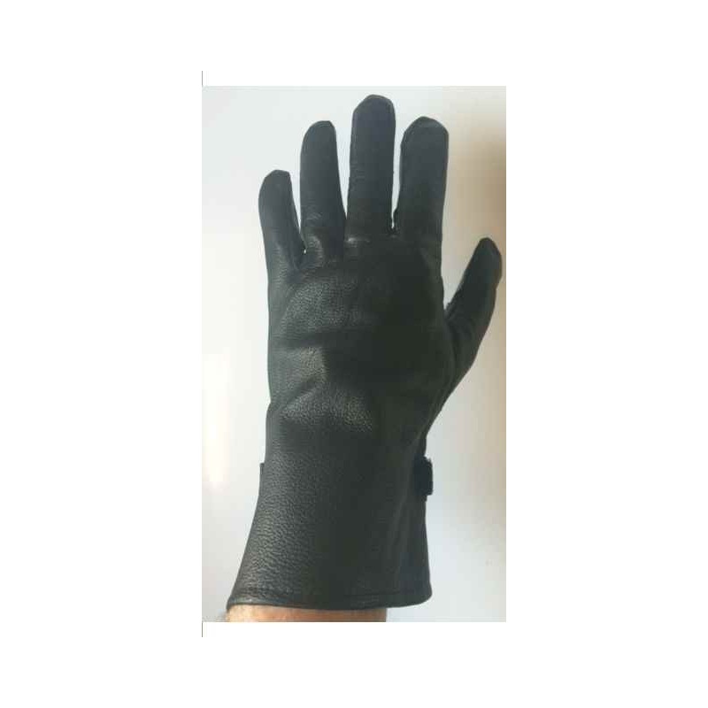 Gant en cuir de mouton noir porté, vu de dos