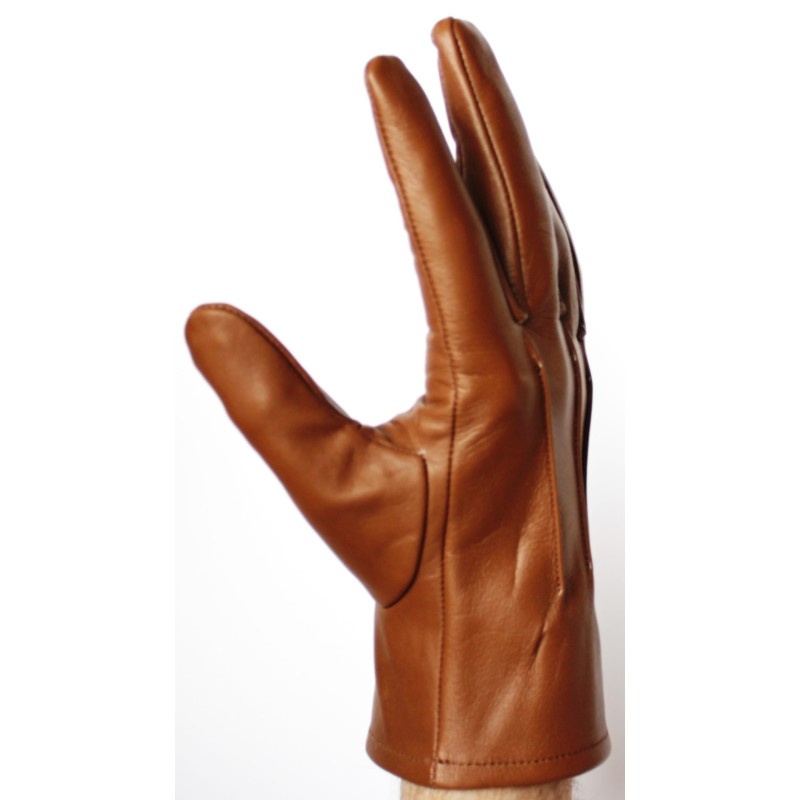 Gant en cuir de vache marron porté, vue de profil côté pouce