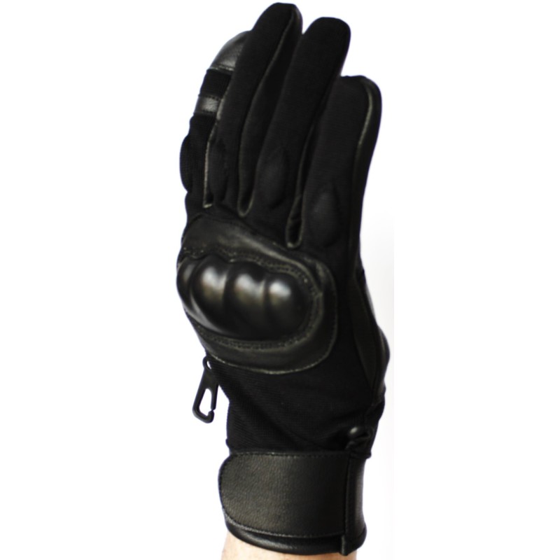 Gants noirs pour la protection lors du patinage