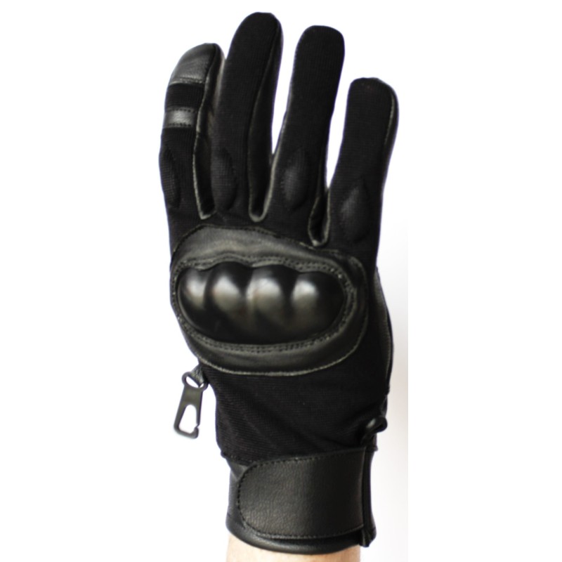 Gants noirs pour les sports de glisse