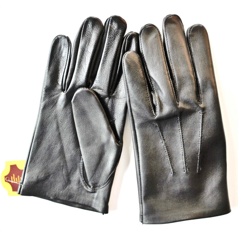 Paire de gants en cuir de mouton noir à plat, dos à trois surpiqûres et paume