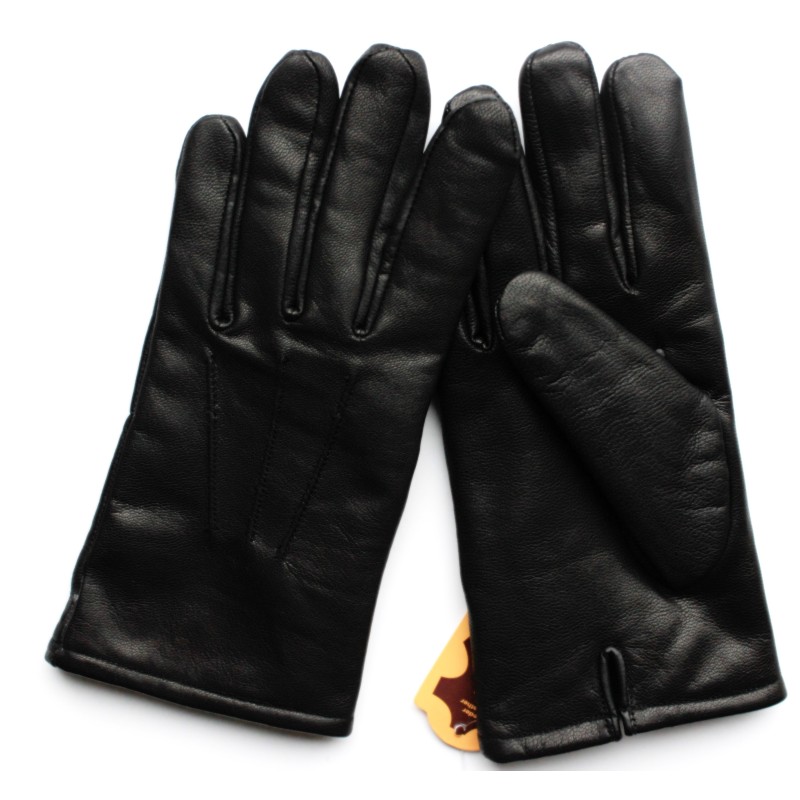 Paire de gants en cuir noir à plat, dos piqué et fente au poignet côté paume