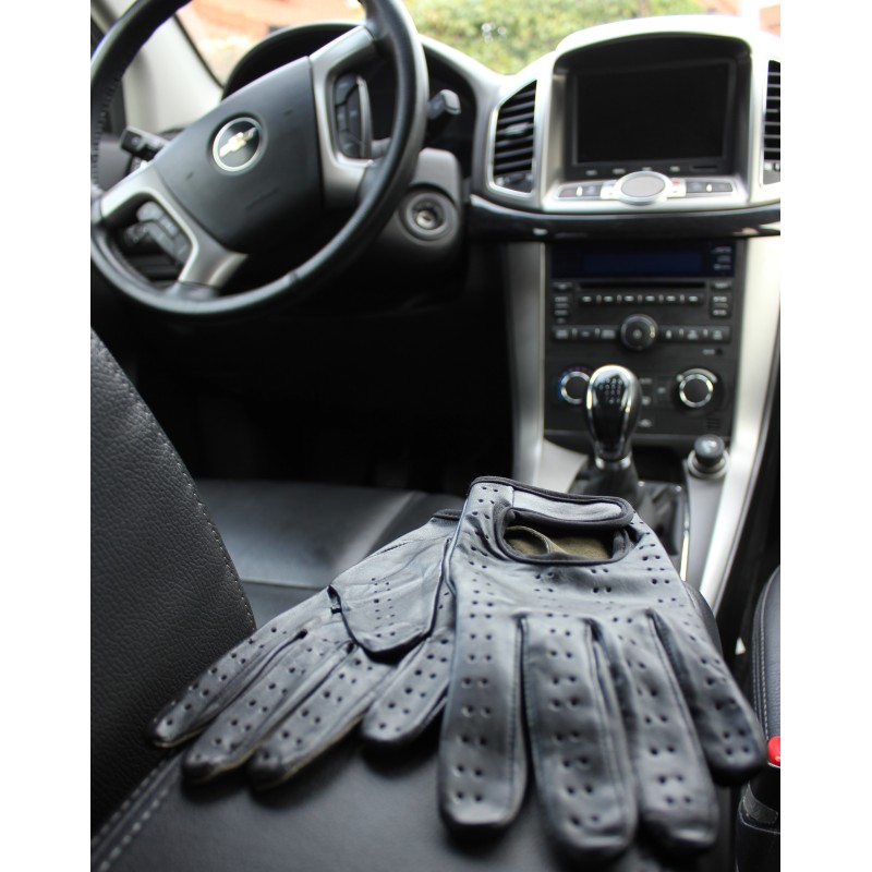 Gants de conduite en cuir noir visibles