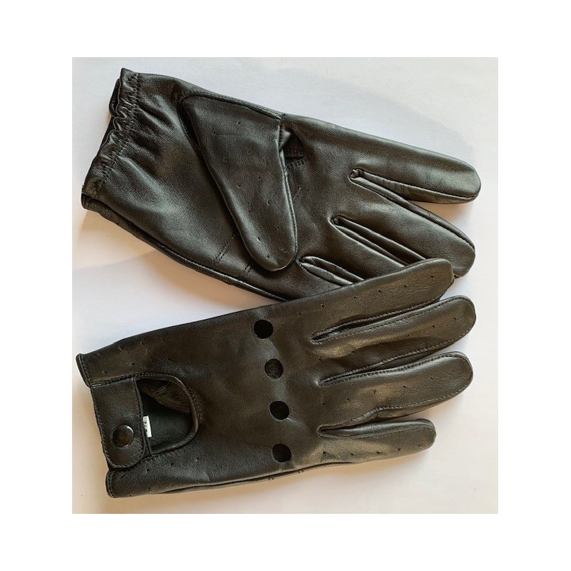 Paire de gants de conduite en cuir d’agneau noirs, poignet froncé et ouvertures rondes